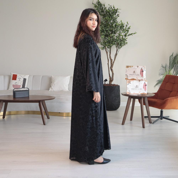 عباية سيراميك مناسبات فاخرة بتطريز ريش وشك يدوي